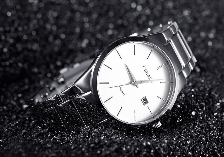 Reloj de pulsera analógico de lujo para negocios.